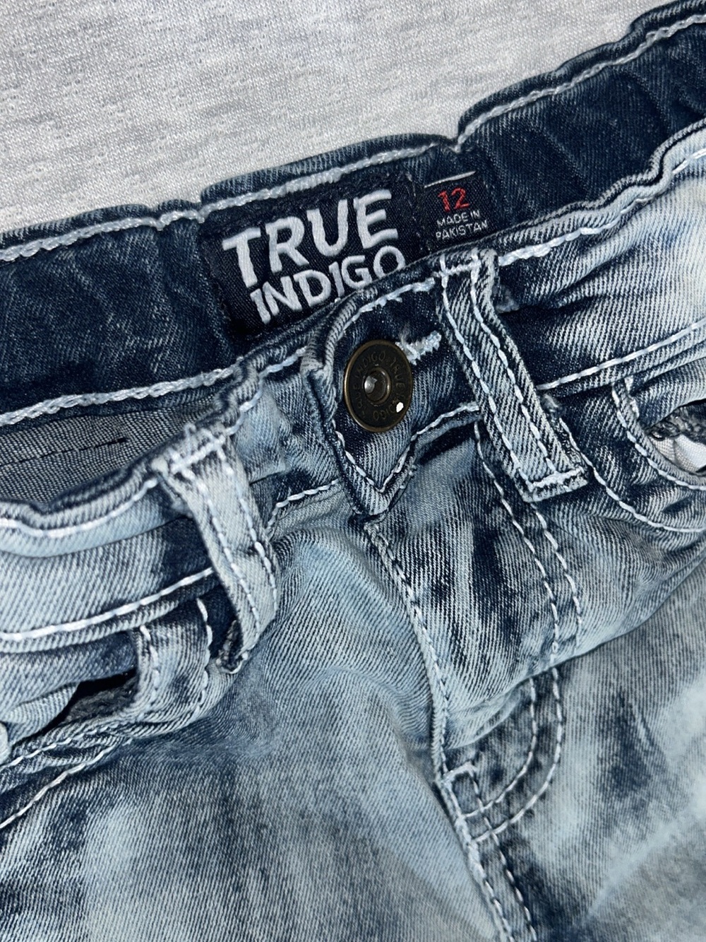 TRUE INDIGO Light Wash Denim Jeans